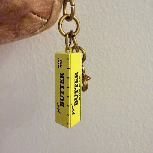 NWOT Betsey Johnson Baguette About It Coin Purse - Picture 2 of 3